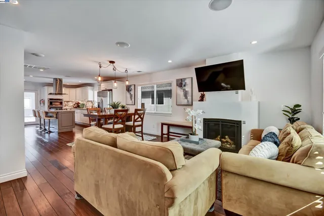 $1,350,000 | 715 Harrison Street, San Jose, CA 95125