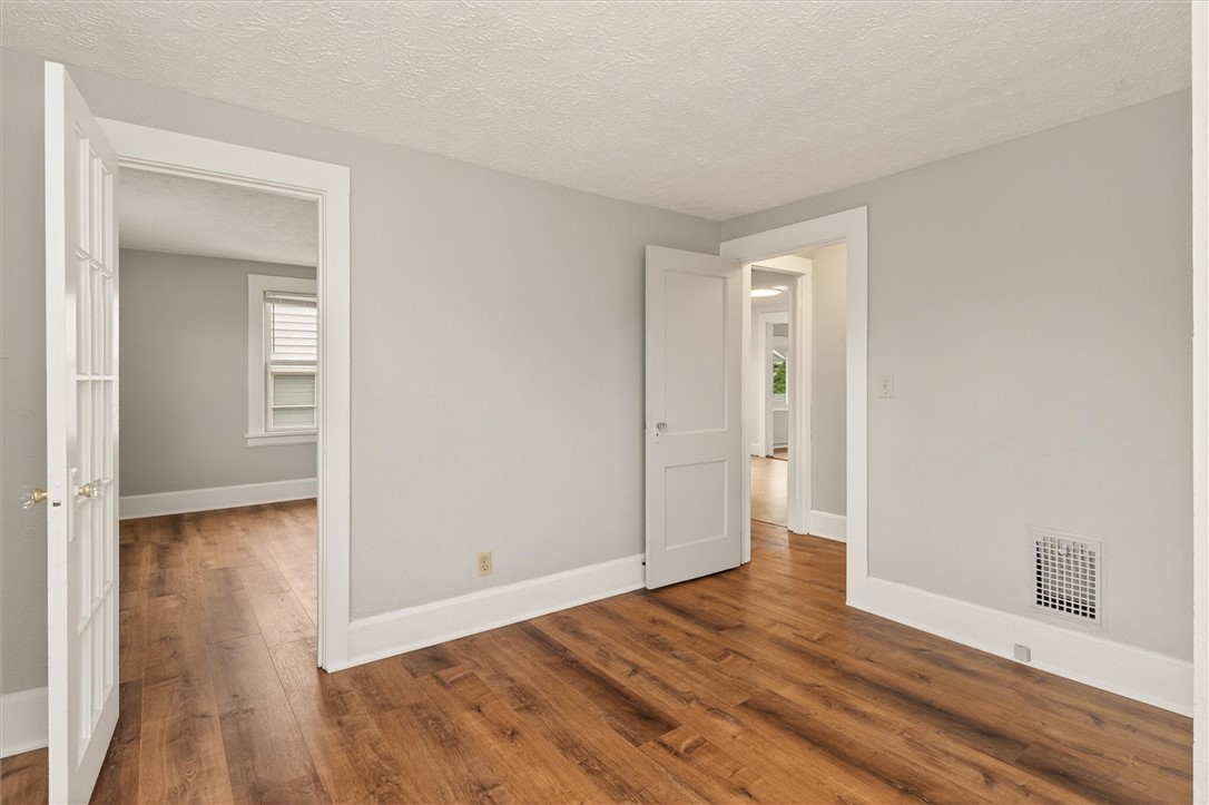 126 West Avenue East Rochester, NY 14445 - Photo 17 of 34