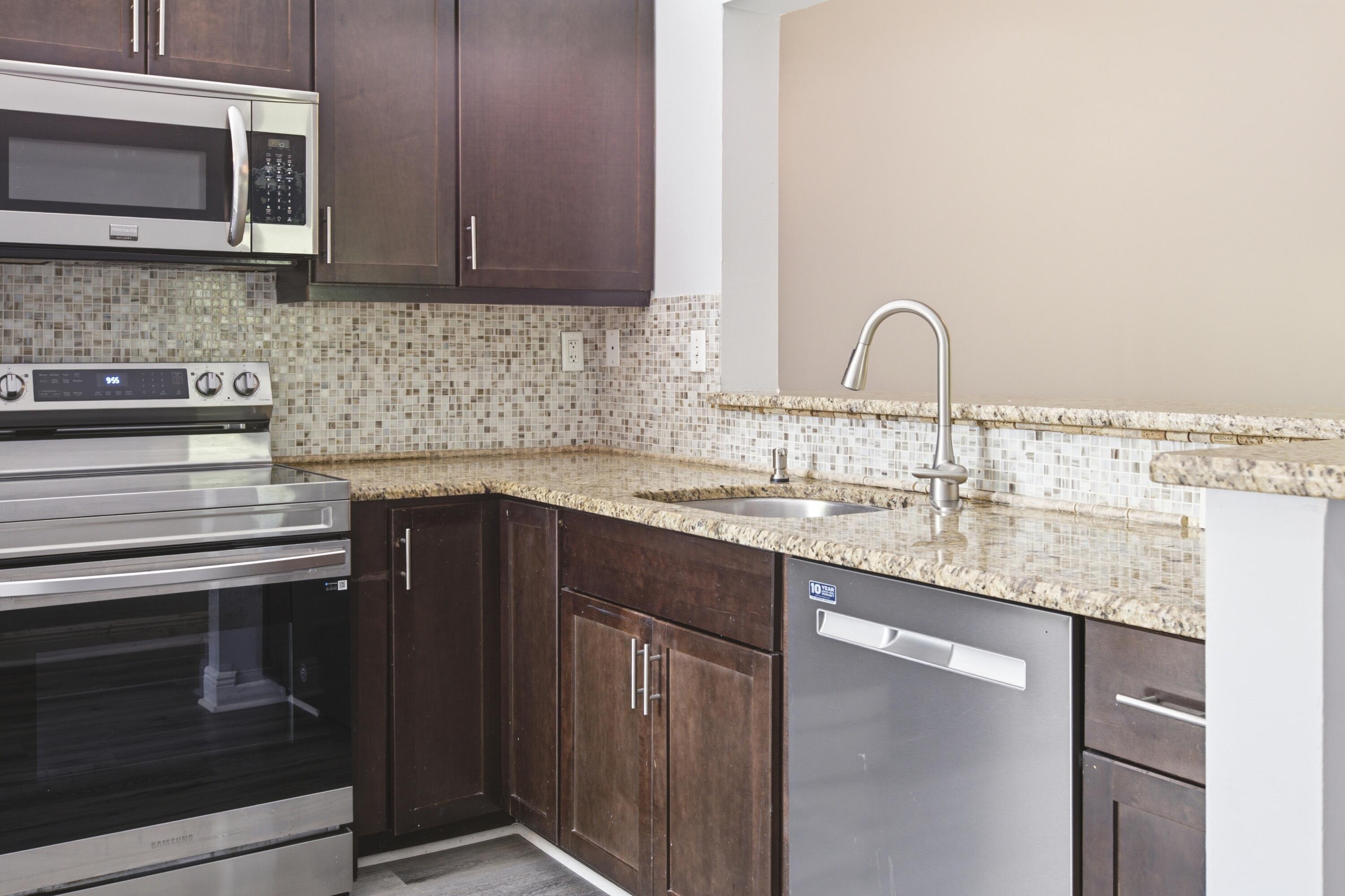460 Northwest 67th Street, Unit L204 Boca Raton, FL 33487 - Photo 8 of 31 2S9A2180