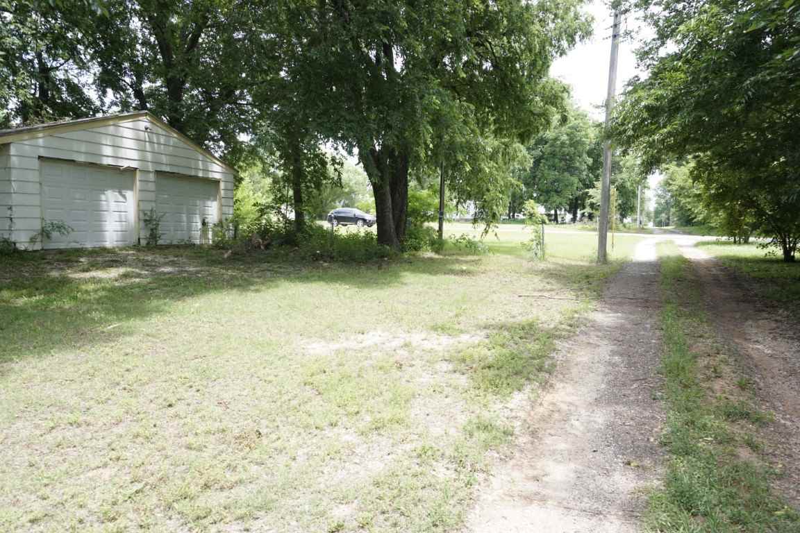 1202 Grove Street Perry, OK 73077 - Photo 9 of 9 Gallery Image 9