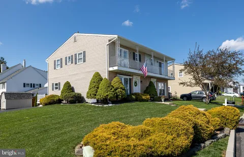 $410,000 | 645 West Wiltshire Drive, Wallingford, PA 19086