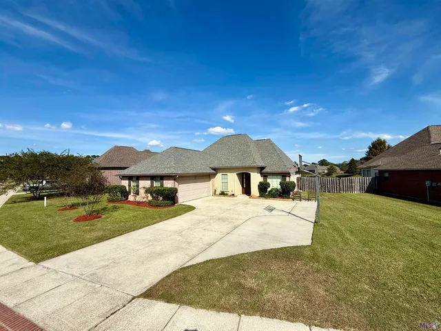 $379,000 | 8293 Quiet Creek Drive, Denham Springs, LA 70726