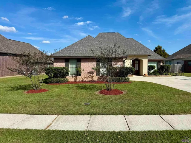 $379,000 | 8293 Quiet Creek Drive, Denham Springs, LA 70726