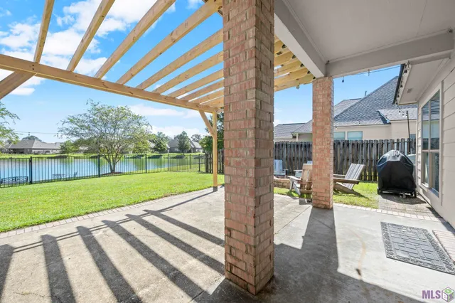 $379,000 | 8293 Quiet Creek Drive, Denham Springs, LA 70726
