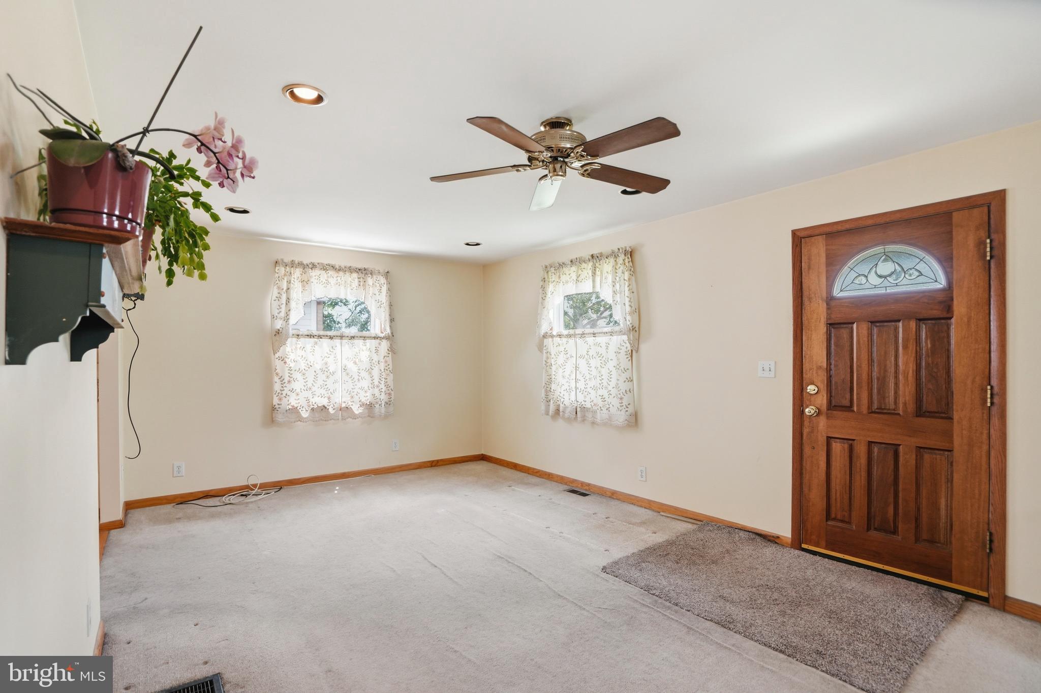 8240 Longpoint Road Baltimore, MD 21222 - Photo 5 of 25 Great Space for Entertaining