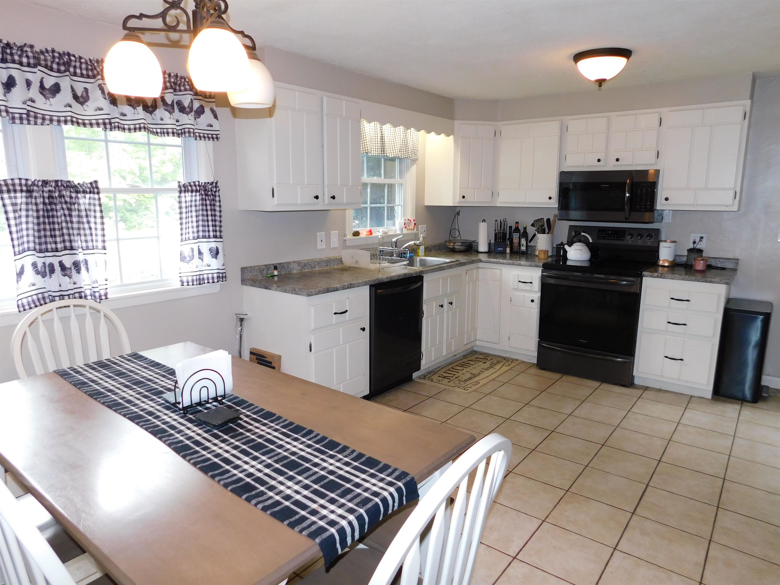 82 Stratton Road Rutland, VT 05701 - Photo 11 of 32