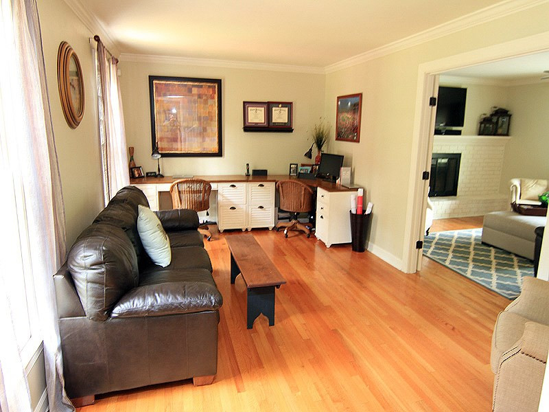 5016 Stonehill Drive Raleigh, NC 27609 - Photo 3 of 22 Photo 3
