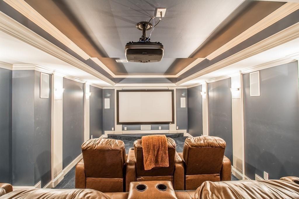 4064 Lyon Boulevard Southwest Atlanta, GA 30331 - Photo 28 of 38 a room with furniture and a ceiling fan