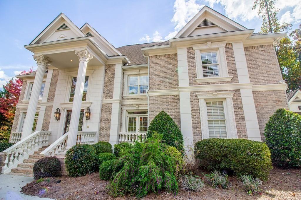 4064 Lyon Boulevard Southwest Atlanta, GA 30331 - Photo 5 of 38 a front view of a house
