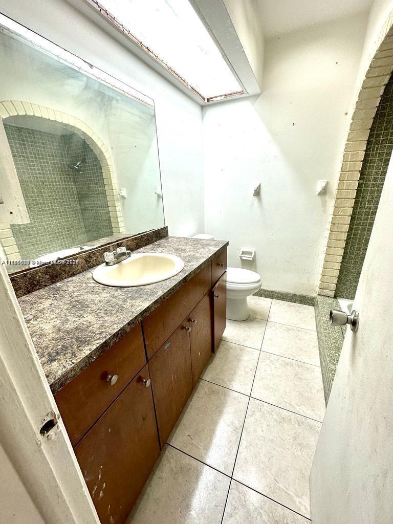 7640 Southwest 10th Street, Unit B North Lauderdale, FL 33068 - Photo 5 of 8