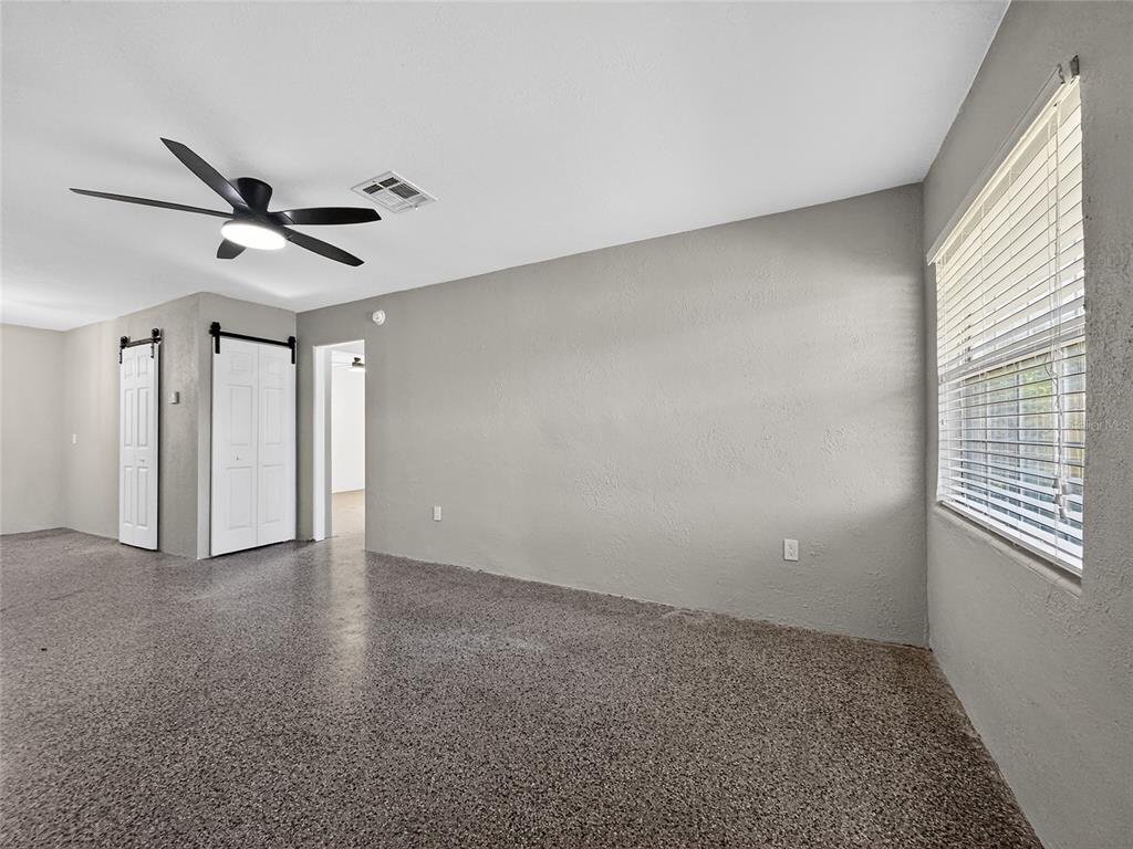 510 North Barrow Avenue Tavares, FL 32778 - Photo 5 of 33 a view of an empty room