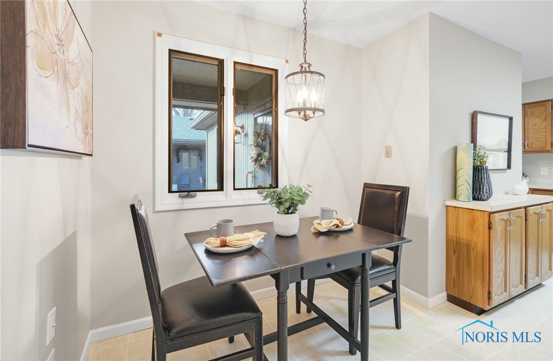 3 Abbey Road Perrysburg, OH 43551 - Photo 12 of 37 The kitchen has a spacious dining area!