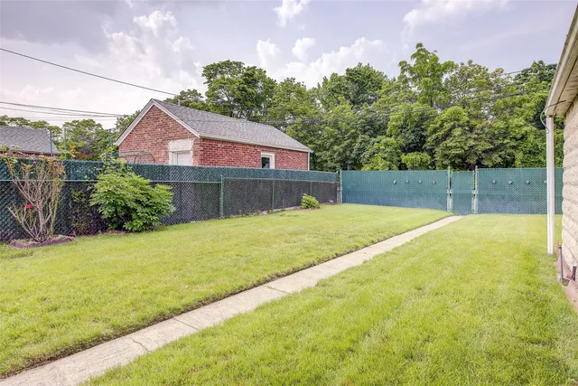a view of a house with a outdoor space