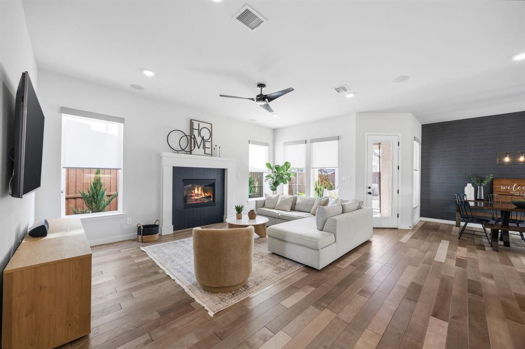 965 Sprangletop Street Allen, TX 75013 - Photo 4 of 36