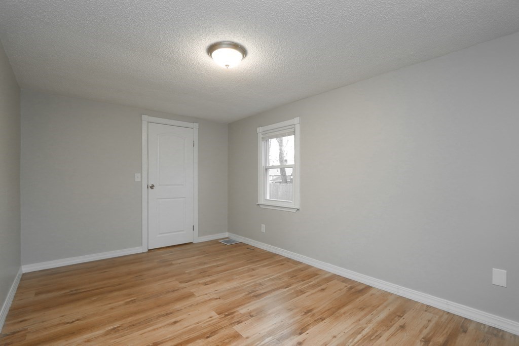 120 Davis Street Springfield, MA 01104 - Photo 13 of 28