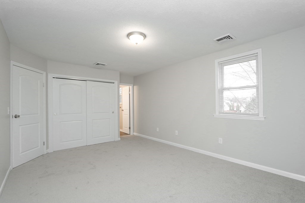 120 Davis Street Springfield, MA 01104 - Photo 19 of 28