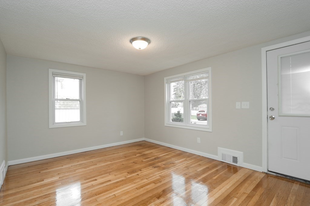 120 Davis Street Springfield, MA 01104 - Photo 2 of 28