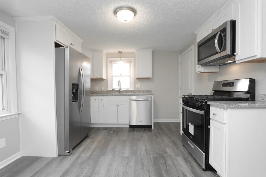 120 Davis Street Springfield, MA 01104 - Photo 7 of 28