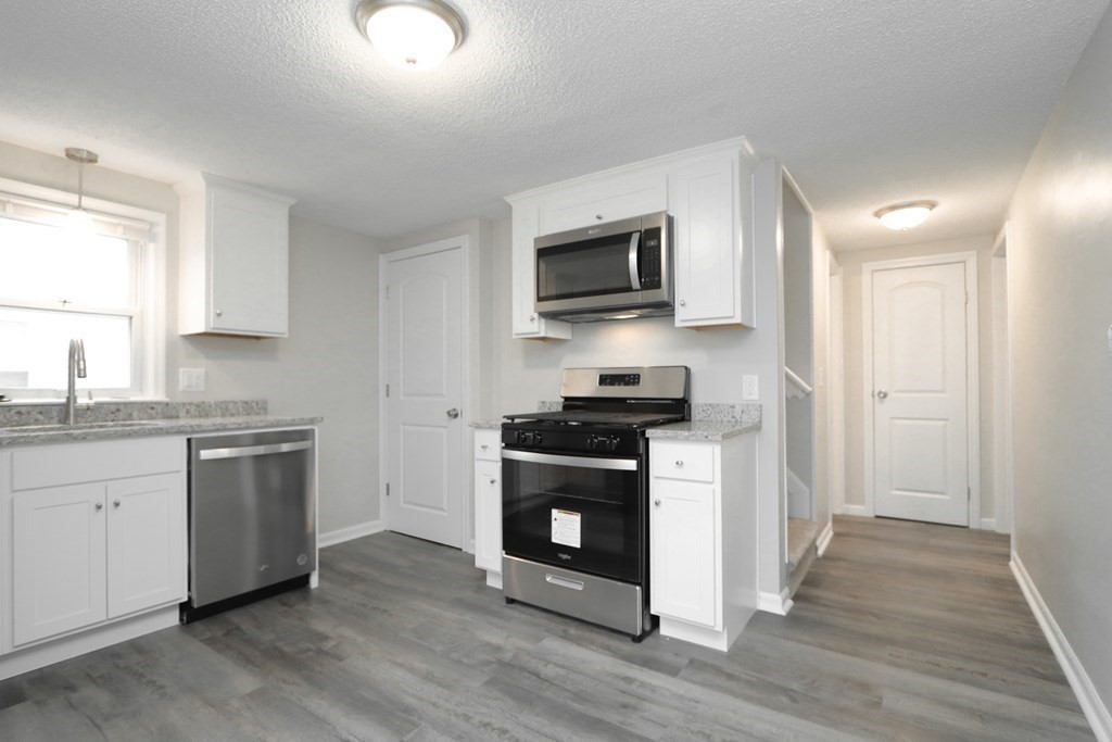 120 Davis Street Springfield, MA 01104 - Photo 8 of 28