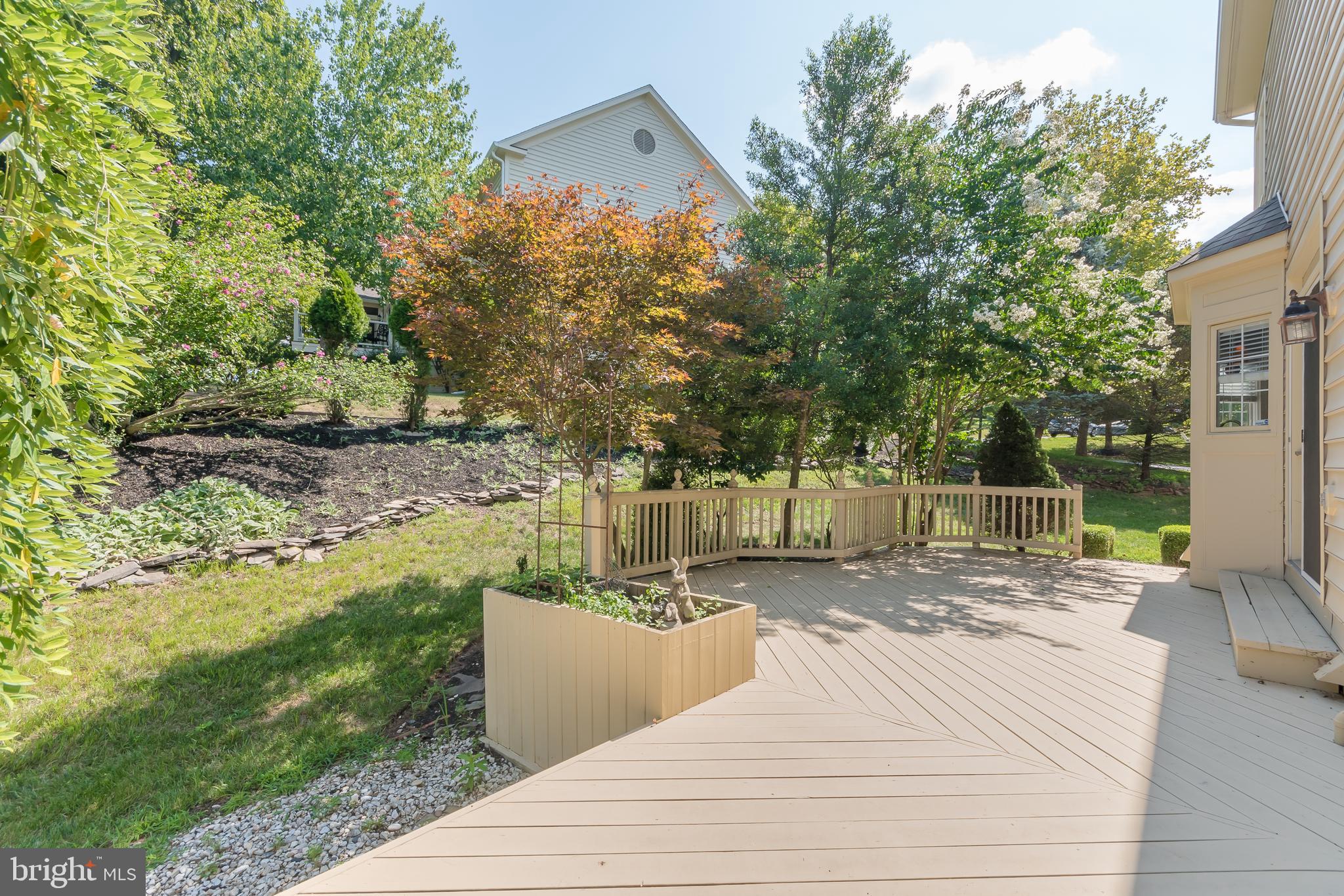 43268 Hillhead Place Leesburg, VA 20176 - Photo 7 of 53 a view of a outdoor space