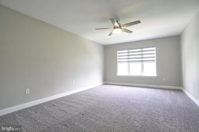 a view of empty room with window