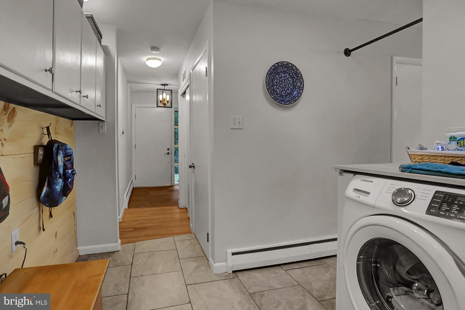 141 Stephen Road Reading, PA 19601 - Photo 32 of 39 Laundry/Mud Room