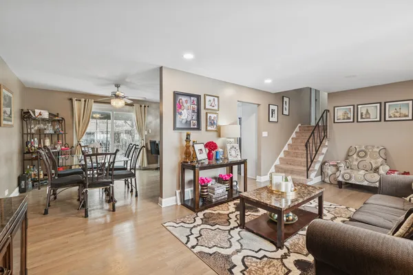 $339,800 | 15201 Geoffrey Road, Oak Forest, IL 60452