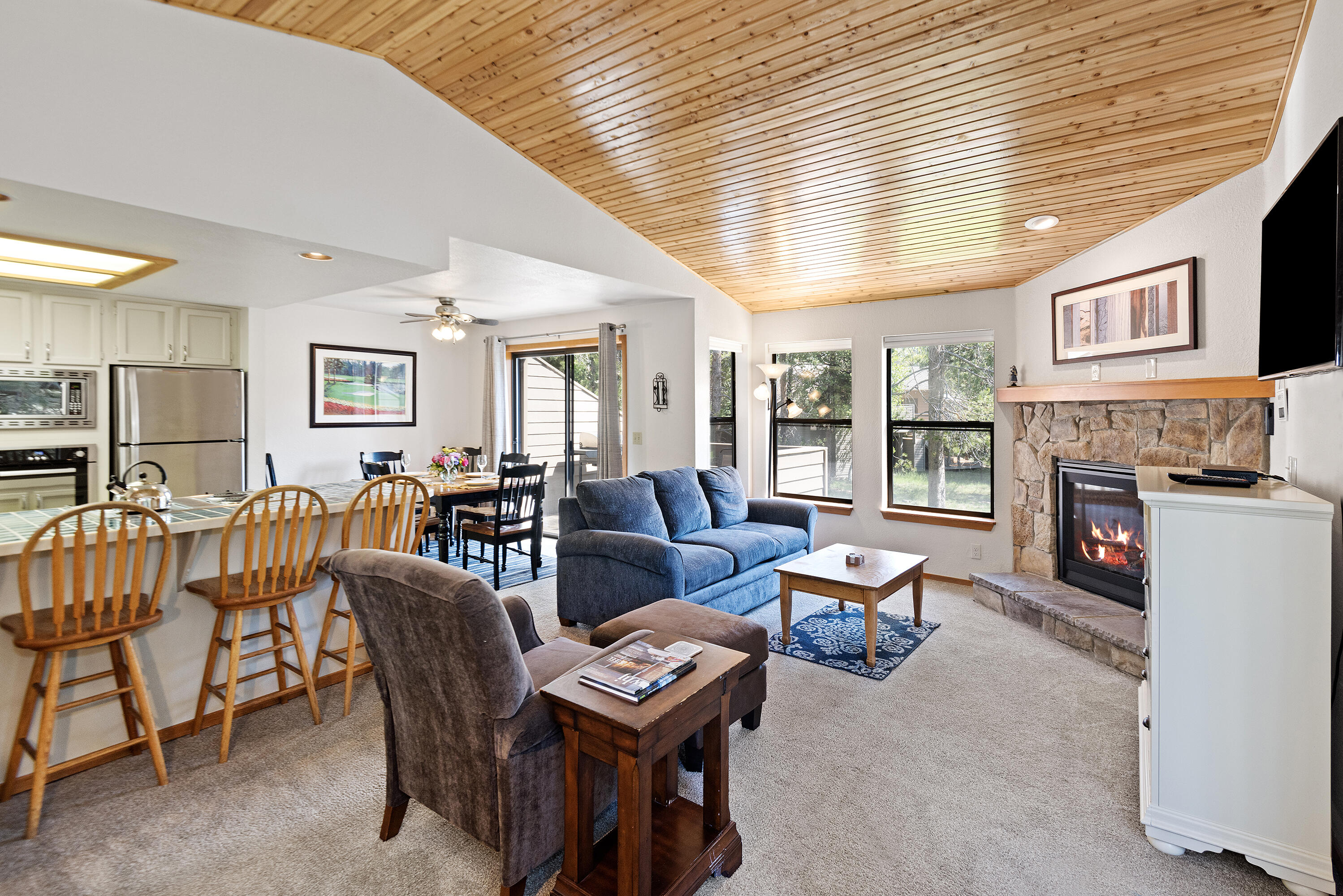 17794 West Core Road, Unit 27 Sunriver, OR 97707 - Photo 5 of 31 05