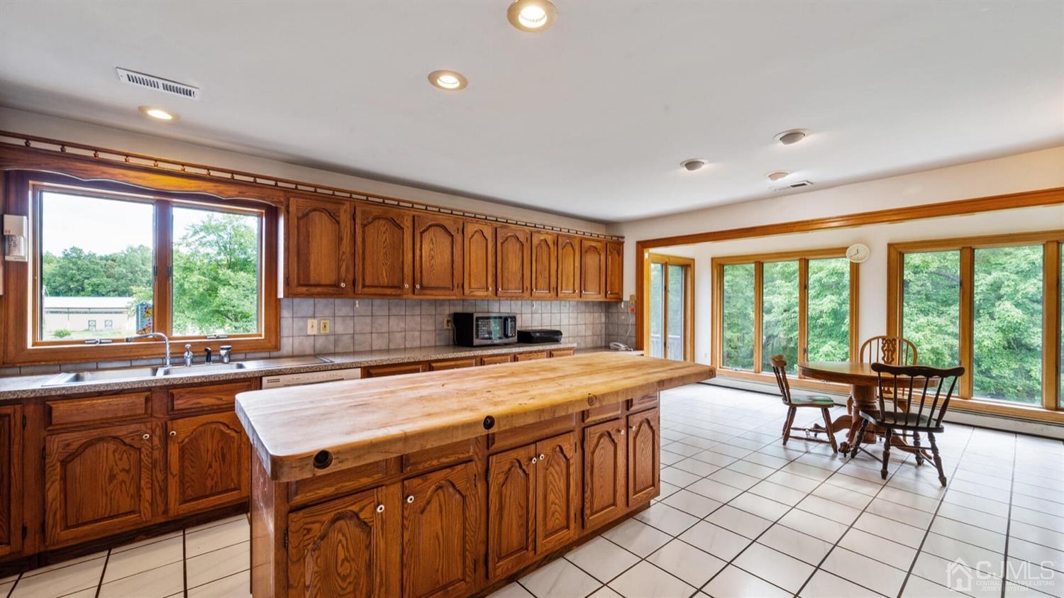 100 Dutch Road East Brunswick, NJ 08816 - Photo 27 of 38 Gallery Image 27