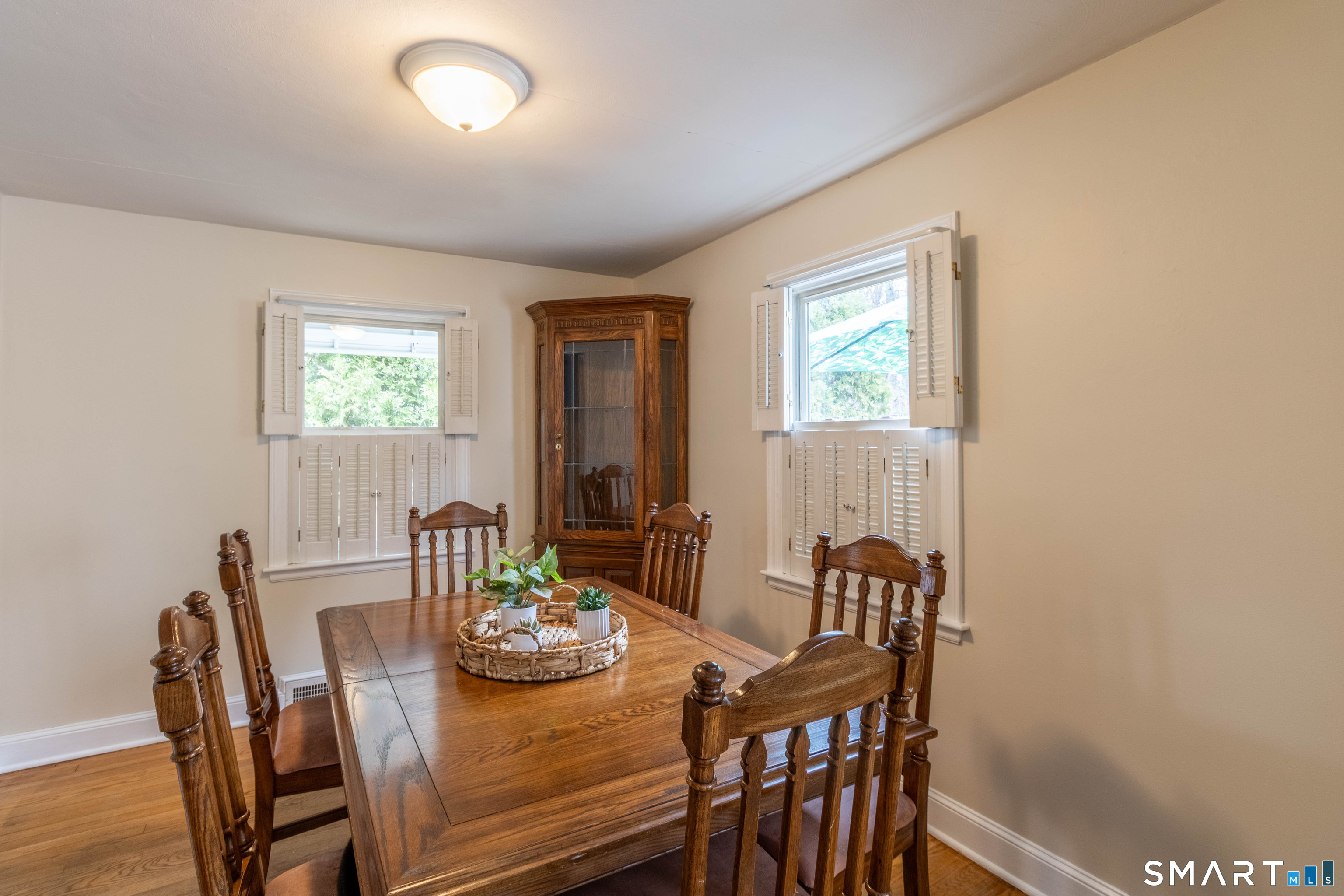 535 Lower Lane Berlin, CT 06037 - Photo 17 of 40 a view of a dining room with furniture