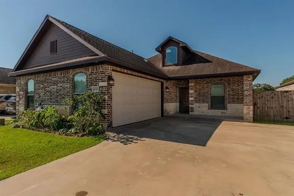 $299,500 | 6385 Highpoint Avenue, Beaumont, TX 77713