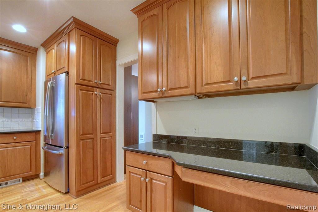 349 Merriweather Road Grosse Pointe, MI 48236 - Photo 15 of 31