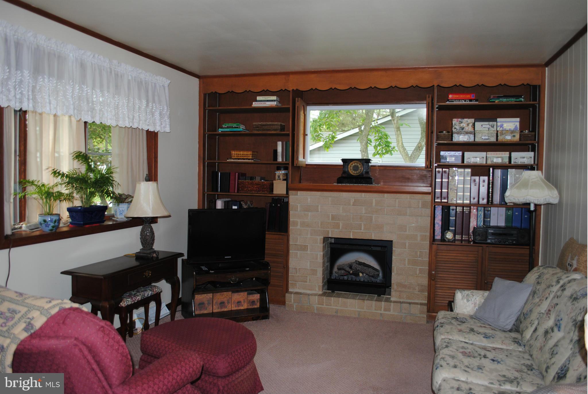 2913 Edgewood Road Bryans Road, MD 20616 - Photo 13 of 30 Living Room