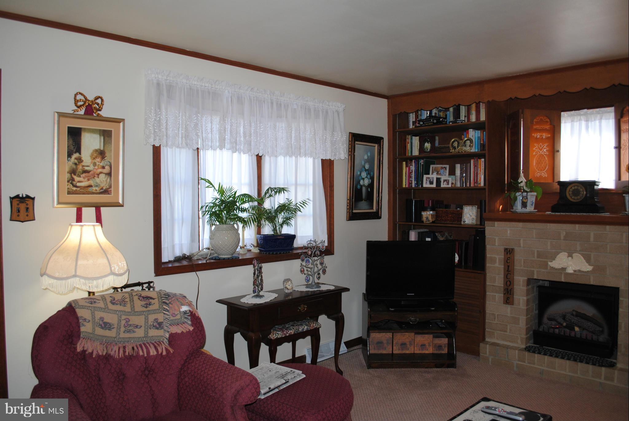 2913 Edgewood Road Bryans Road, MD 20616 - Photo 22 of 30 Living Room