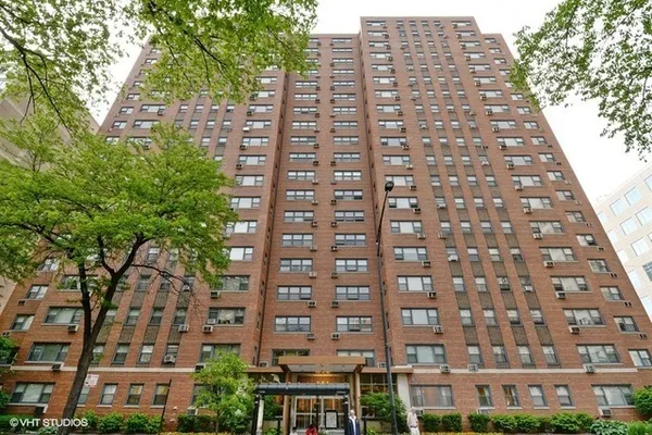 $1,900 | 2909 North Sheridan Road, Unit 1405, Chicago, IL 60657
