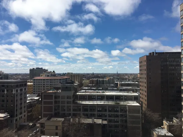 $1,900 | 2909 North Sheridan Road, Unit 1405, Chicago, IL 60657