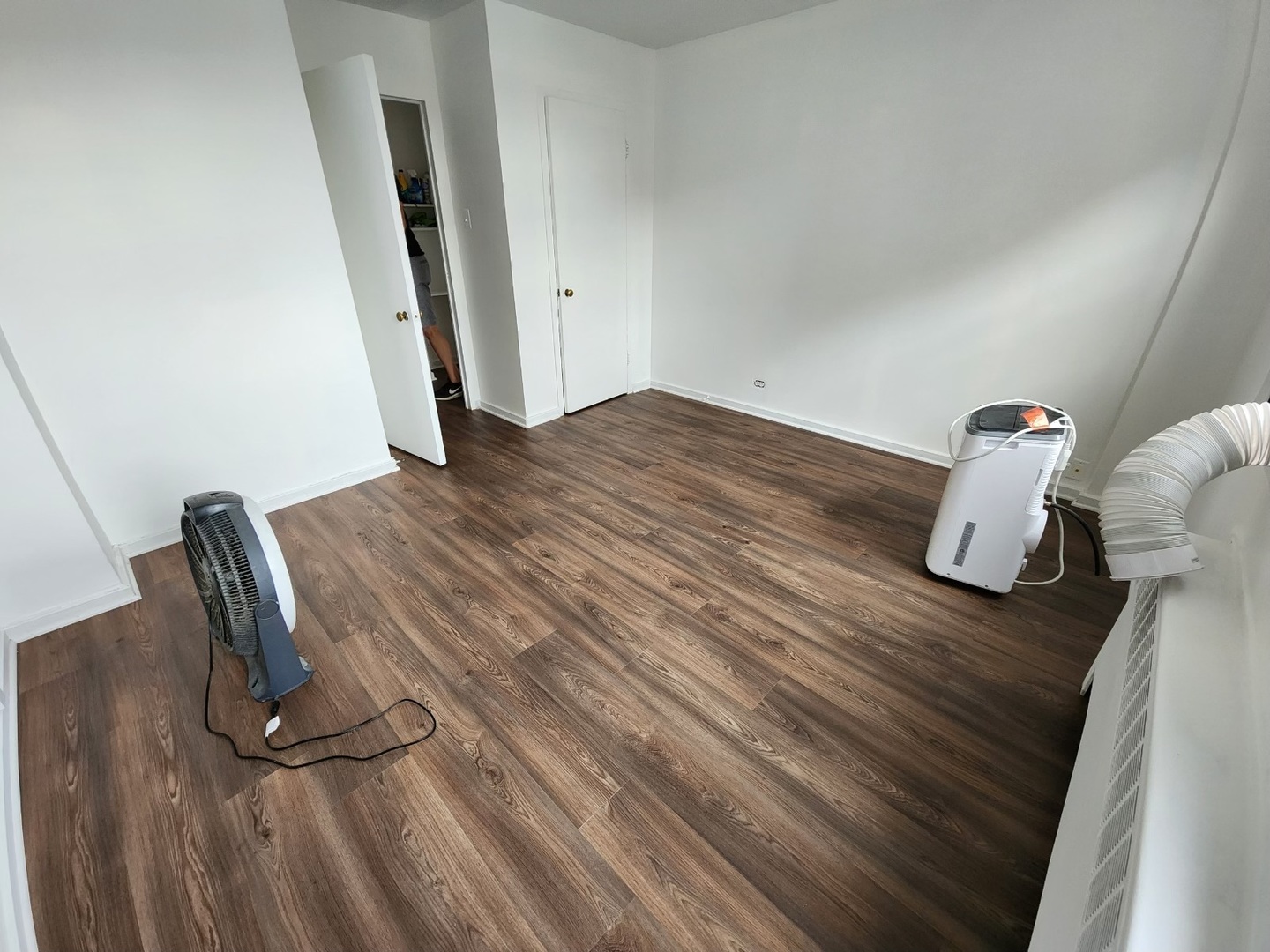 2909 North Sheridan Road, Unit 1405 Chicago, IL 60657 - Photo 2 of 13