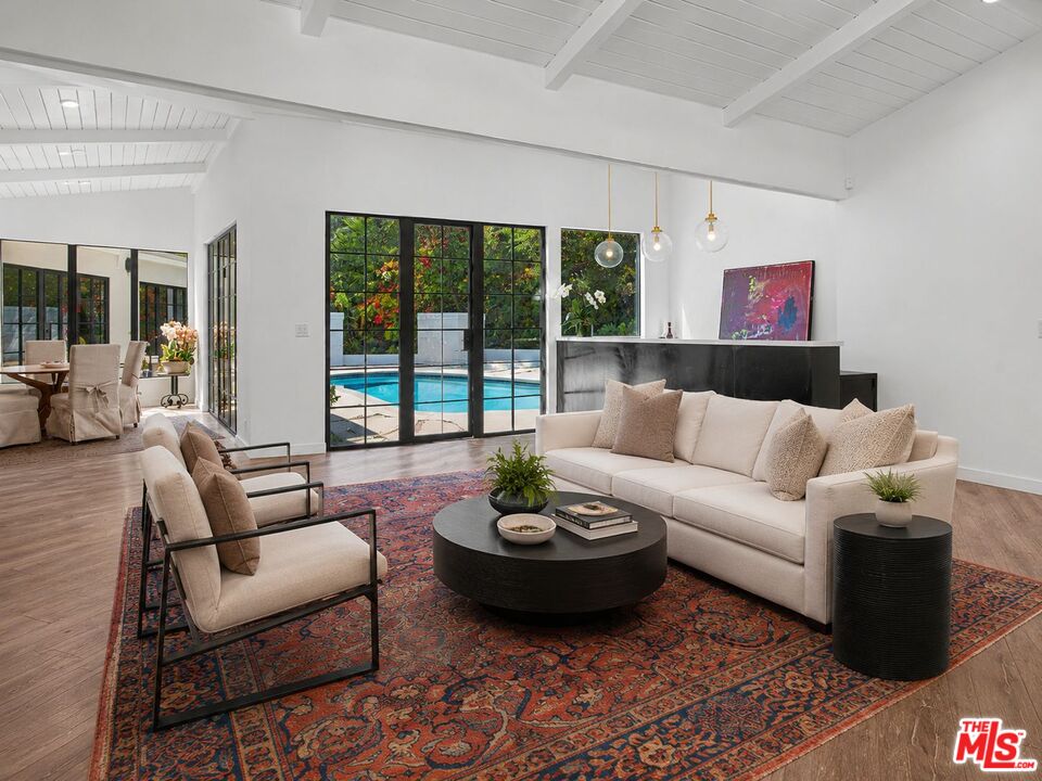 13019 Sky Valley Road Los Angeles, CA 90049 - Photo 15 of 49