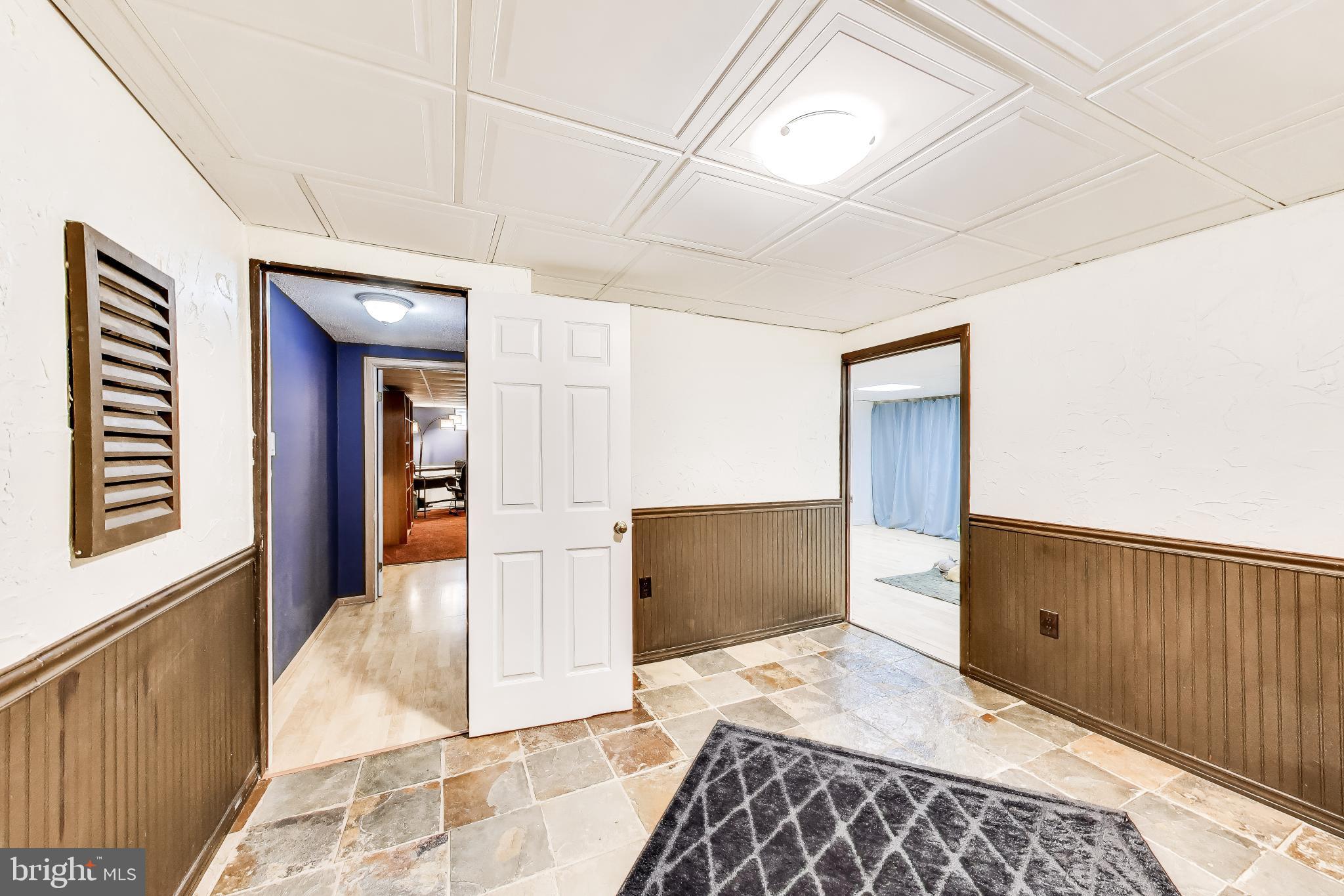 8404 Chillum Court Springfield, VA 22153 - Photo 48 of 56 Inviting entryway with stylish details.