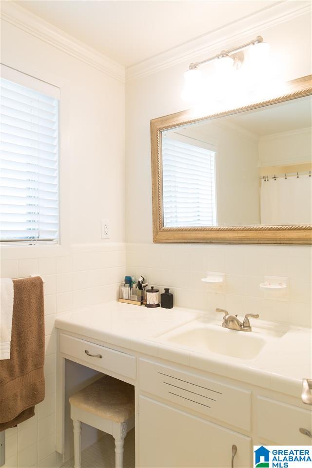 4384 MountainDale Road Birmingham, AL 35213 - Photo 11 of 15