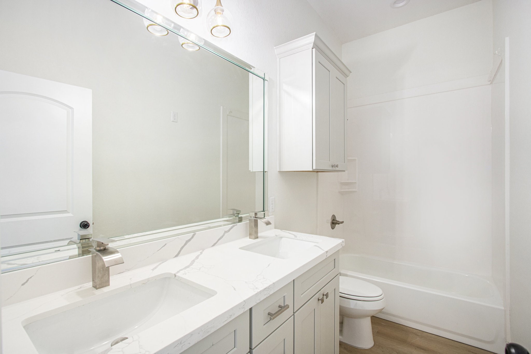 3810 Jackson Street Santa Fe, TX 77517 - Photo 21 of 29 HALL BATHROOM