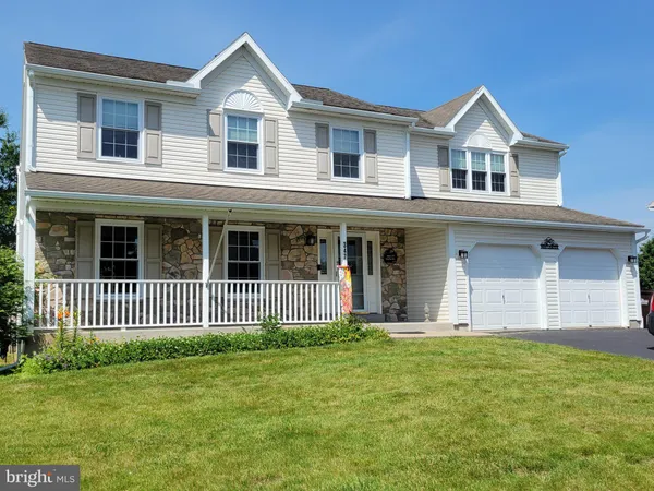 $499,900 | 347 Rosecliff Drive, Douglassville, PA 19518