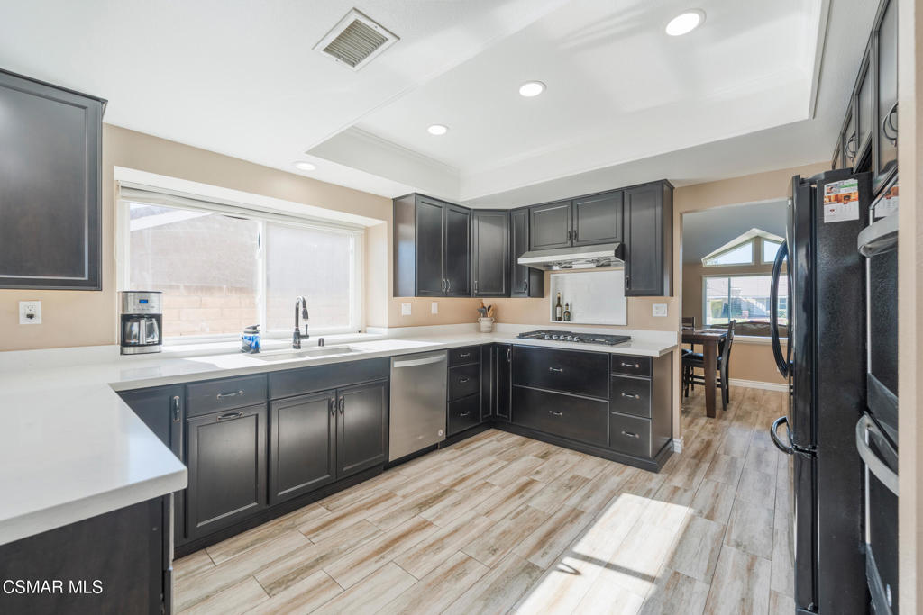 2648 Georgette Place Simi Valley, CA 93063 - Photo 14 of 53