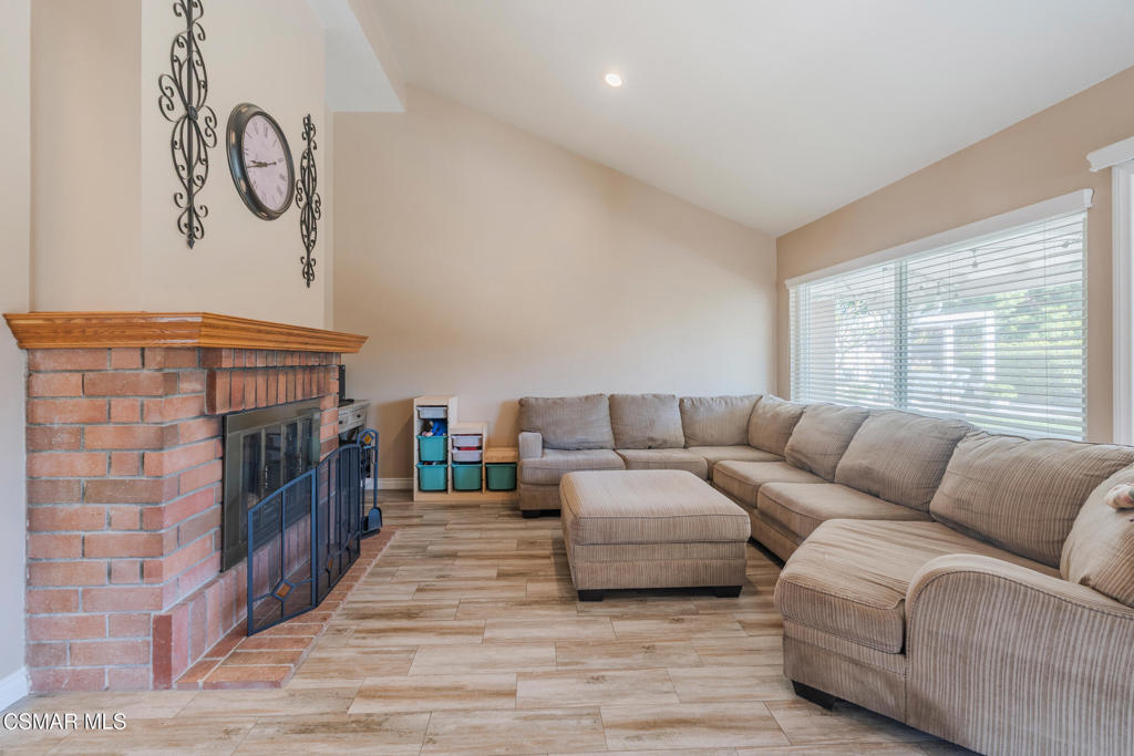 2648 Georgette Place Simi Valley, CA 93063 - Photo 15 of 53