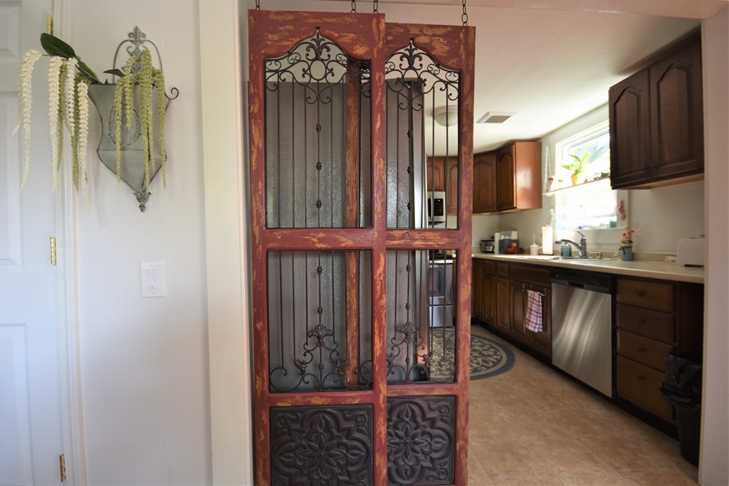 5 B Rosedale Street, Unit B Amesbury, MA 01913 - Photo 8 of 23 Gallery Image 8