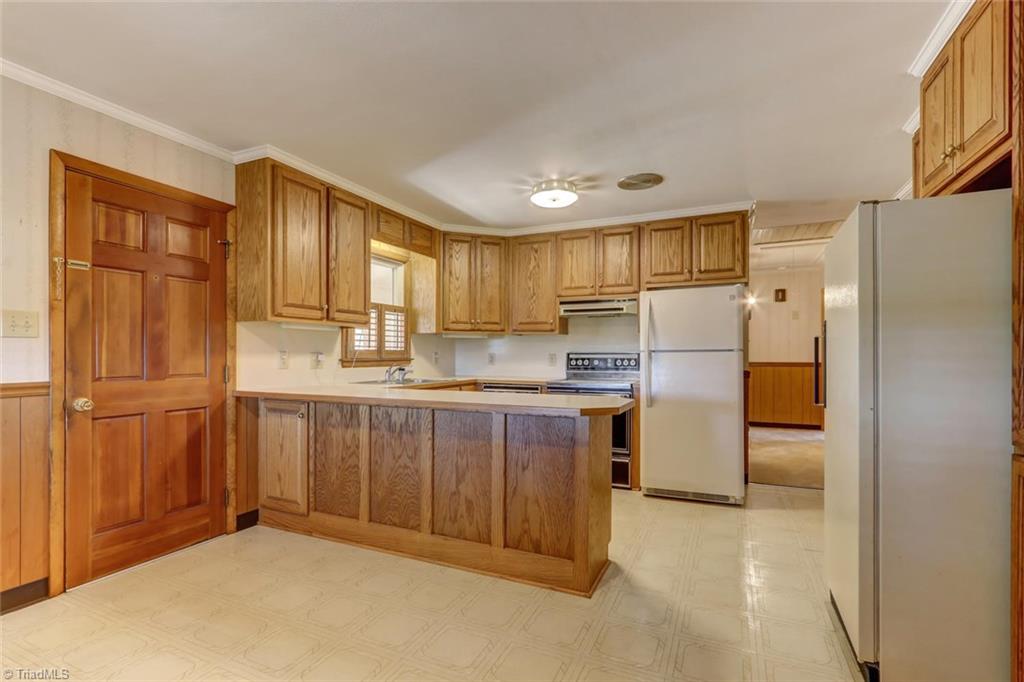 2627 Anthony Road Burlington, NC 27215 - Photo 6 of 23 Gallery Image 6