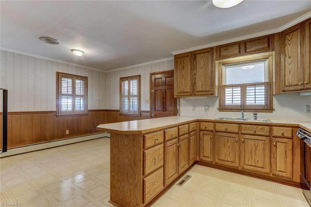 2627 Anthony Road Burlington, NC 27215 - Photo 7 of 23 Gallery Image 7