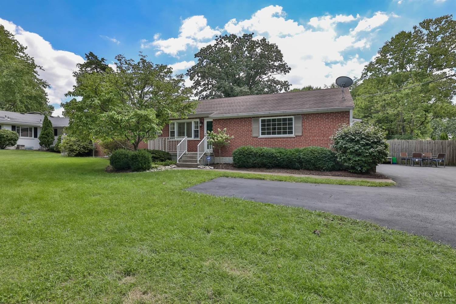 671 Fleming Road Cincinnati, OH 45231 - Photo 2 of 37