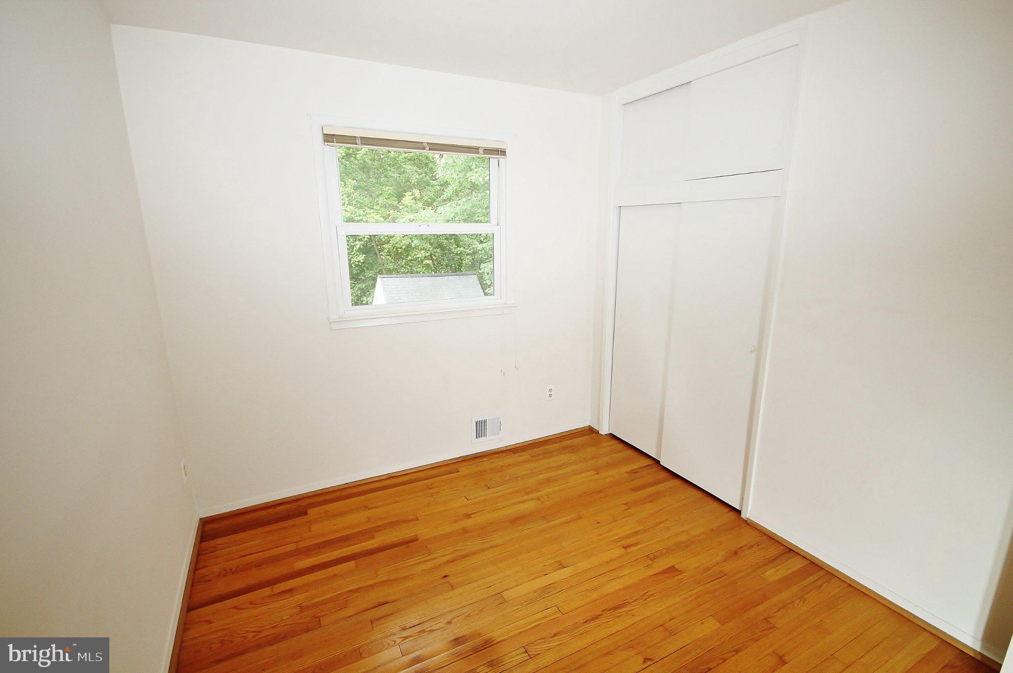 5504 Inverchapel Road Springfield, VA 22151 - Photo 17 of 51 Bright and airy room with hardwood floors.