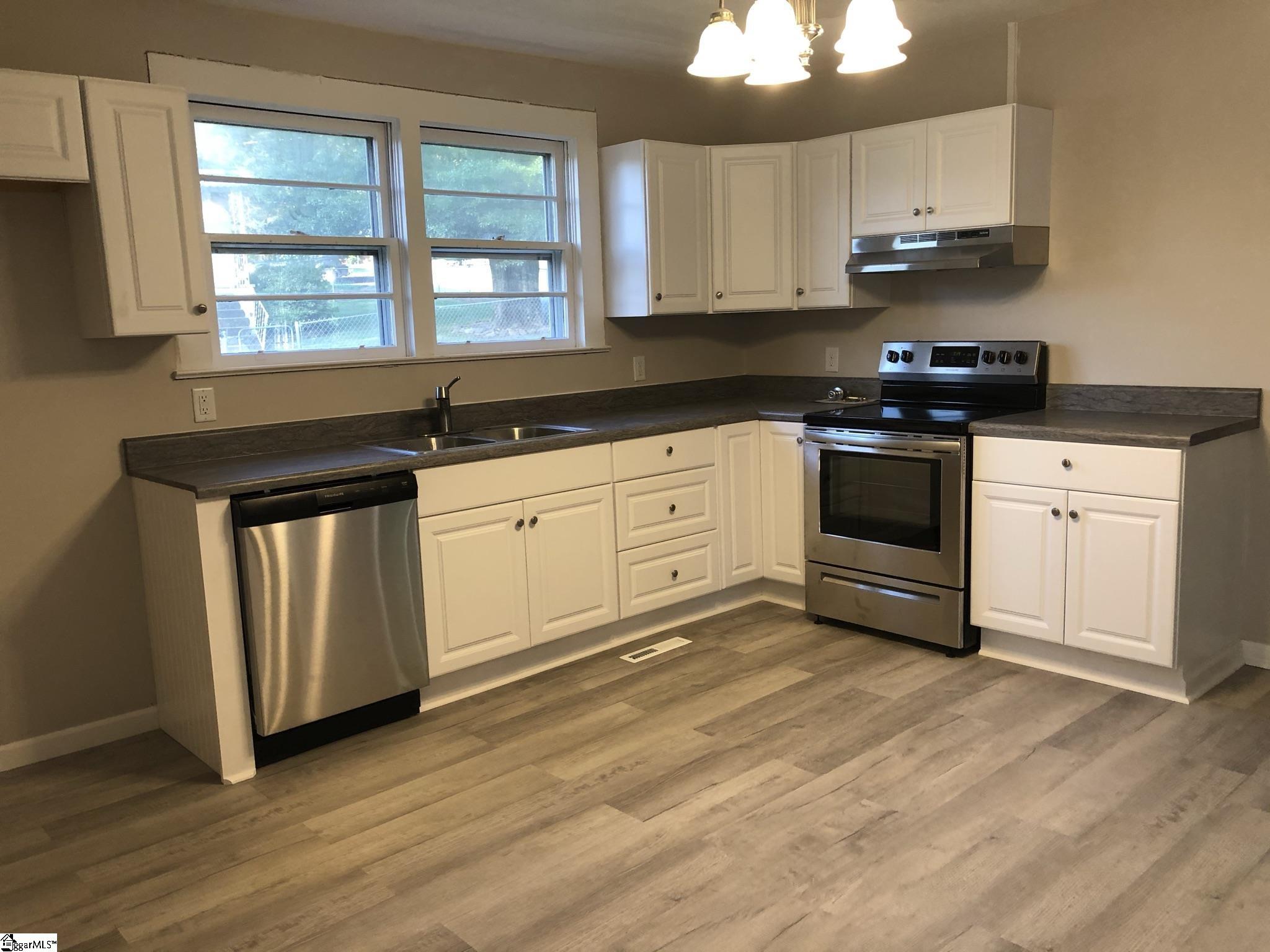 207 Church Street Easley, SC 29640 - Photo 8 of 16